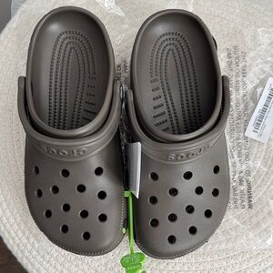 CROCS Unisex Sandals - Dark Brown size 7 for Women; size 5 for Men